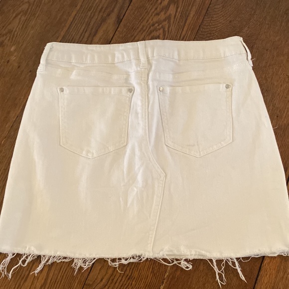 White denim skirt - Picture 2 of 5